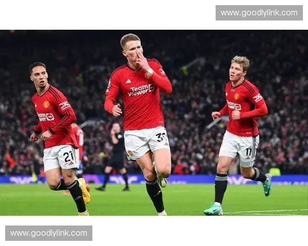 英超直播聚焦曼联强强对话全程解析红魔赛场风云战术走势球星表现深度前瞻